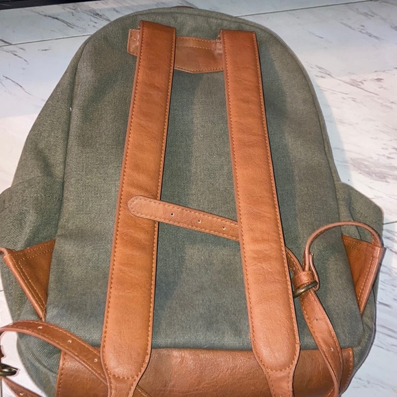 Backpack - Picture 2 of 3